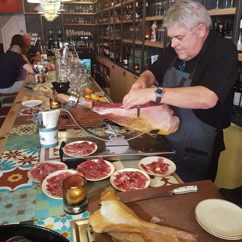 IMG_20170604_191753_122Jamon presentatie in restaurant De Goudvink in Utrecht